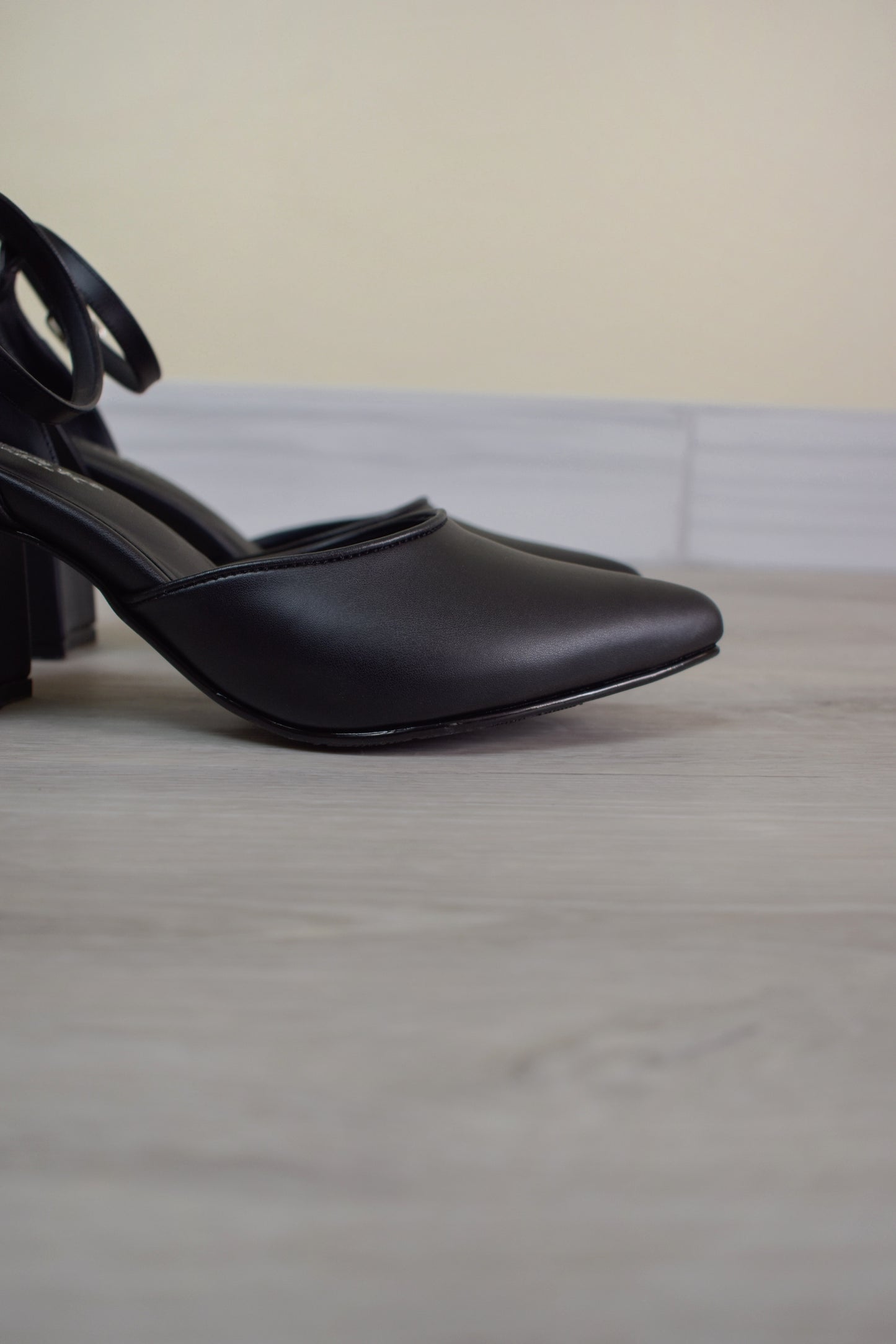 Stilettos DOVE negro mate