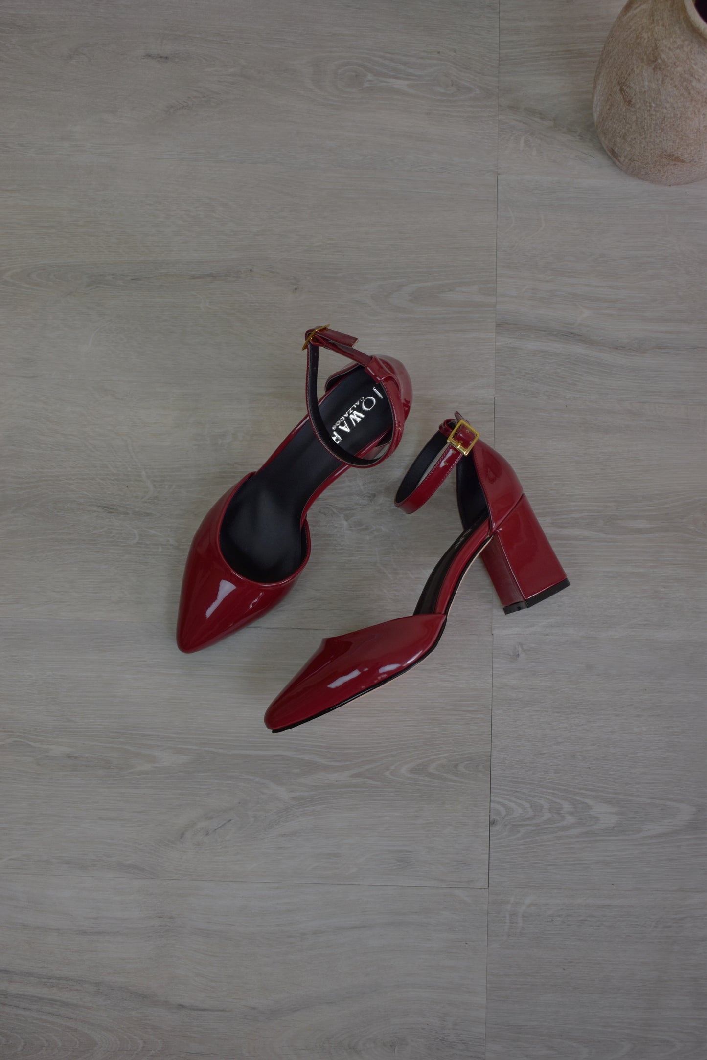 Stilettos DOVE vino charol