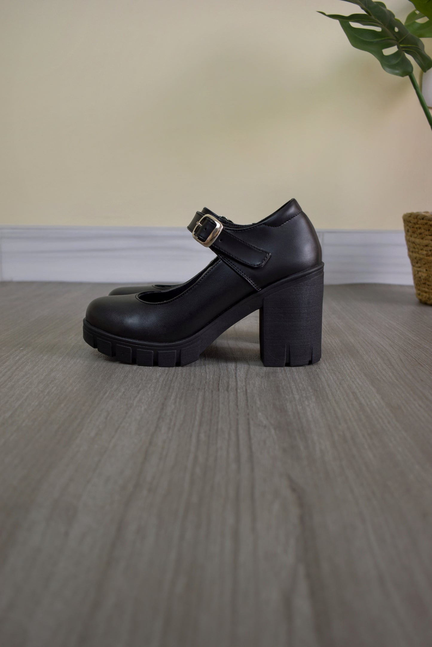 BELLA Low negro
