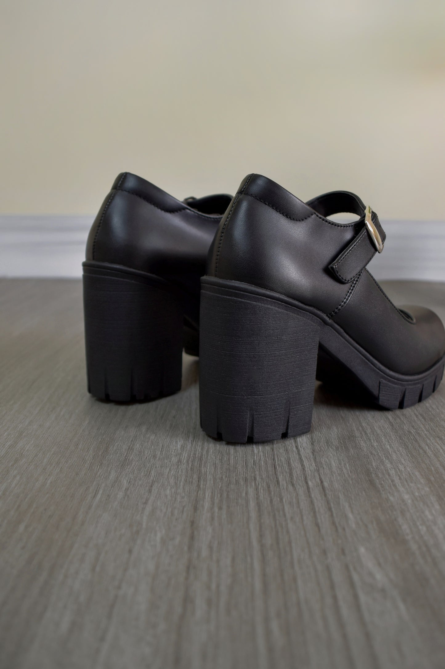 BELLA Low negro