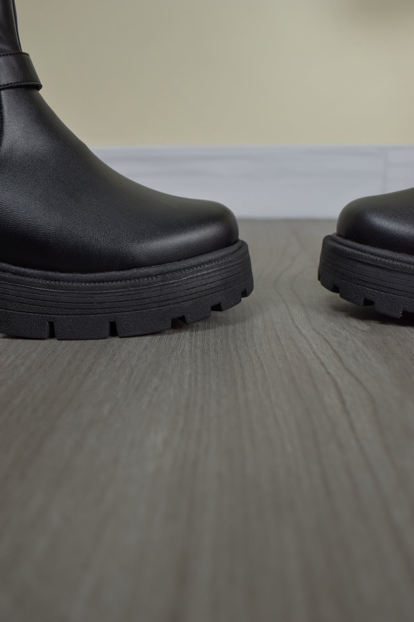 LISA boots negro