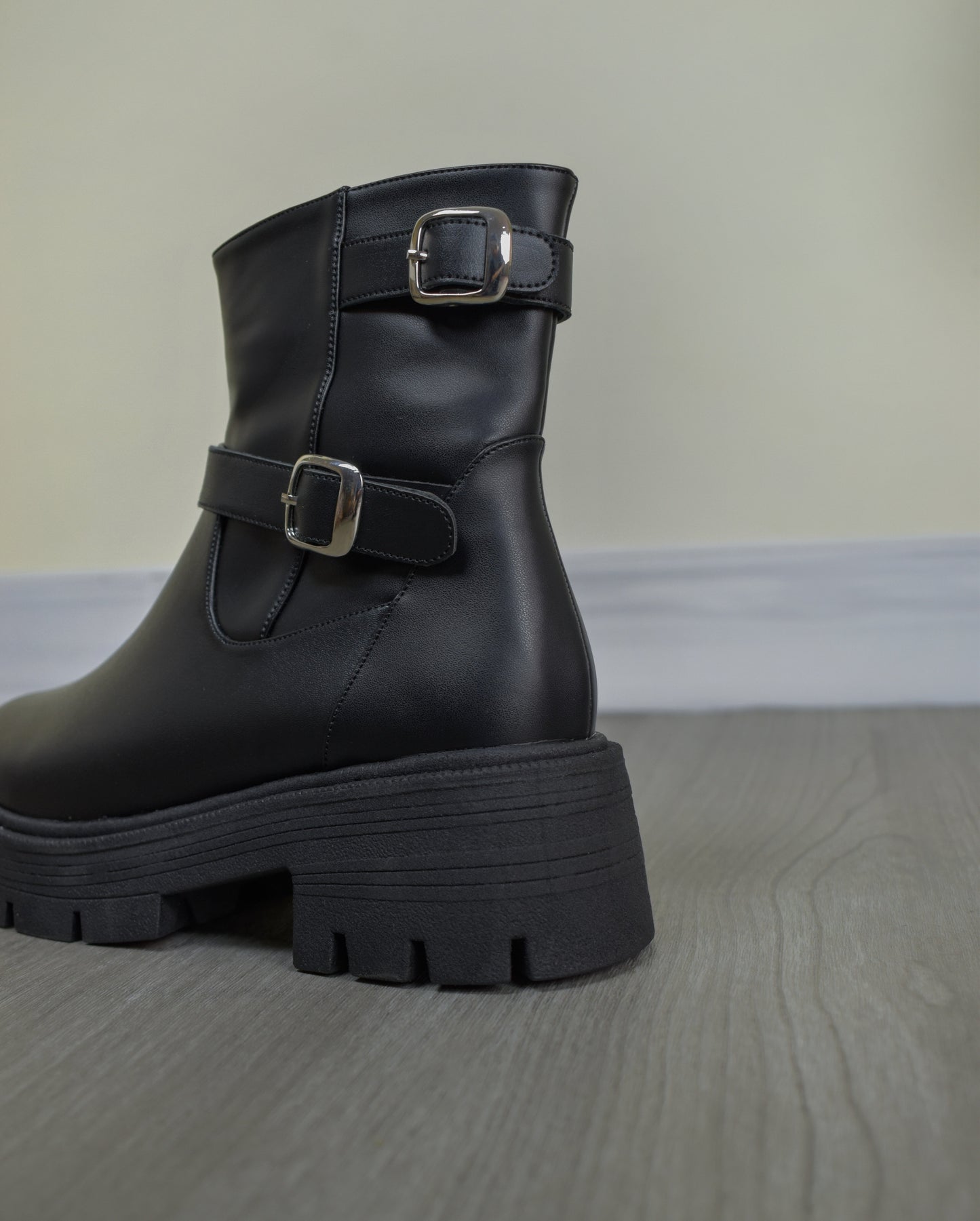 LISA boots negro