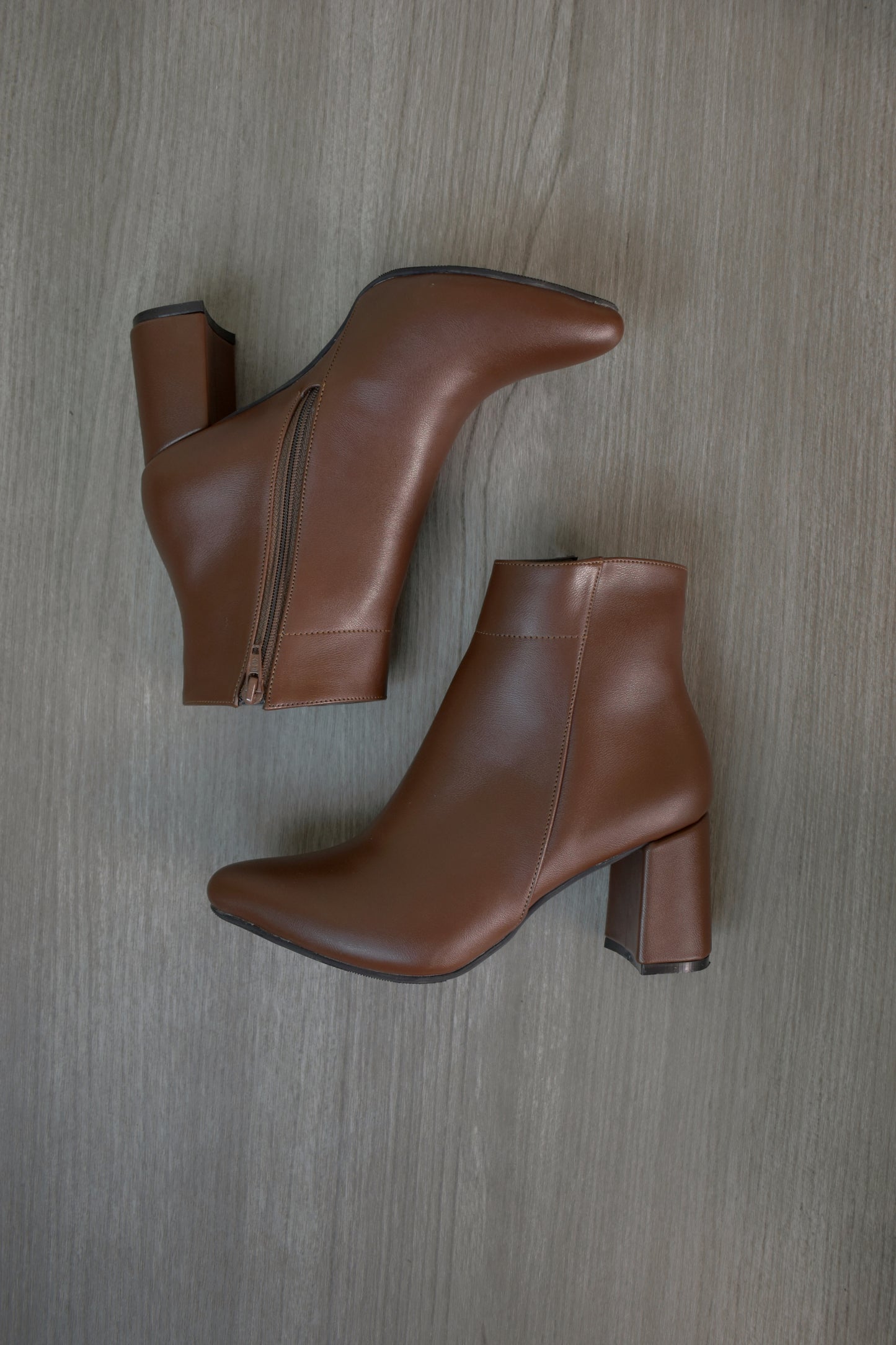 PARIS boots chocolate