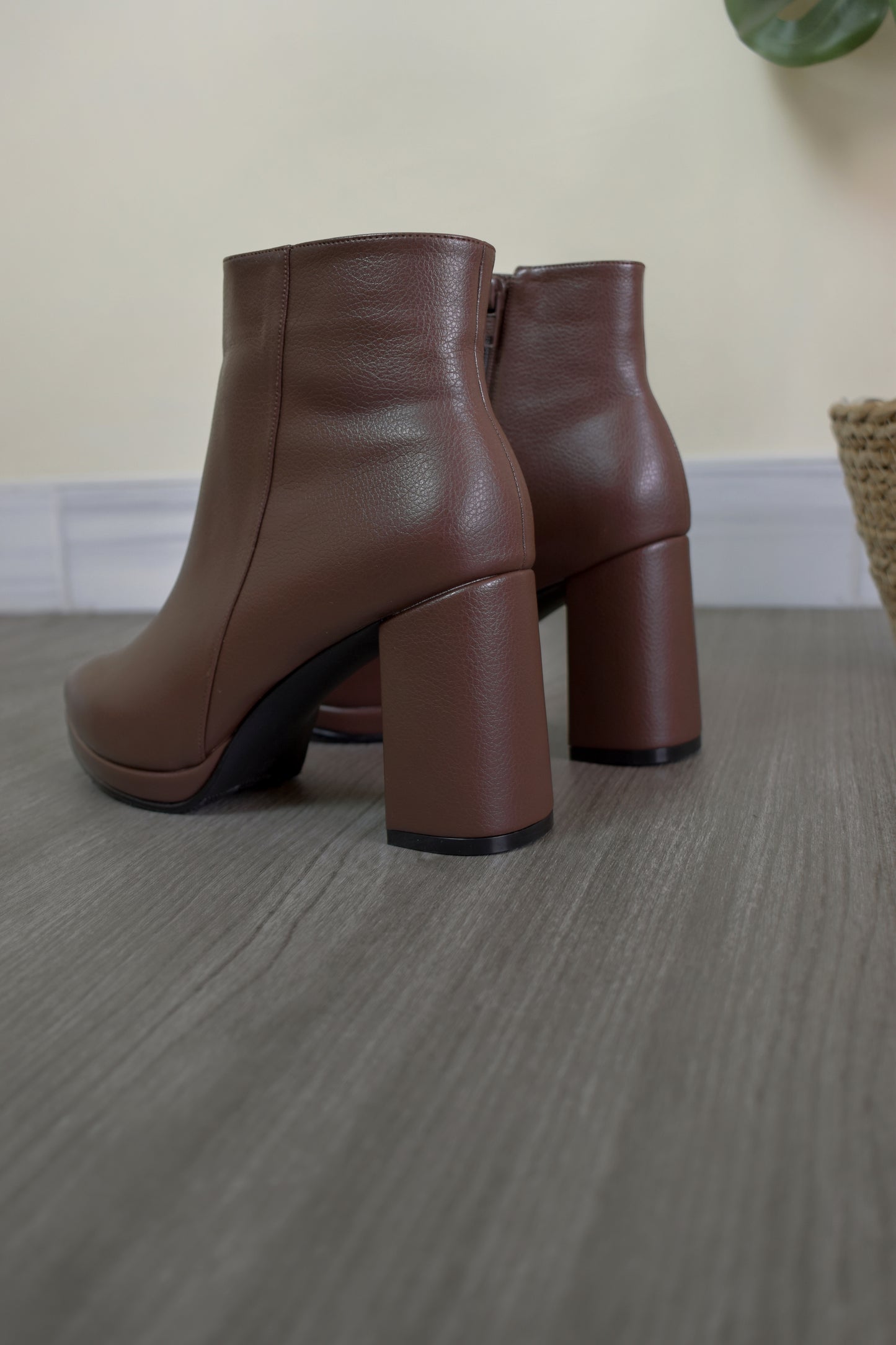 VIENNA boots chocolate