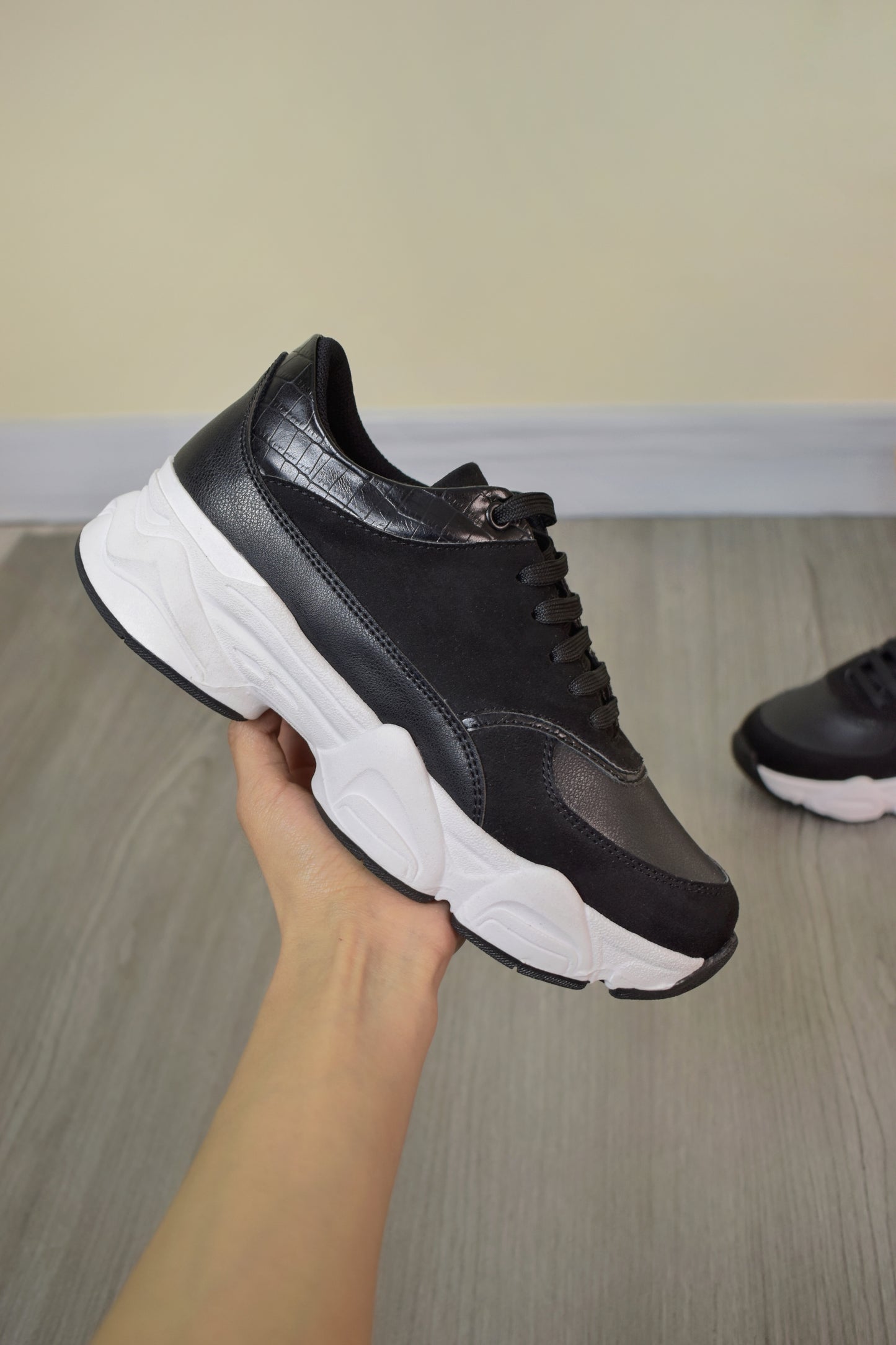 Zapatillas Daniela negro