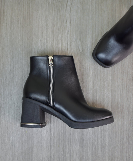 EMILY BOOTS