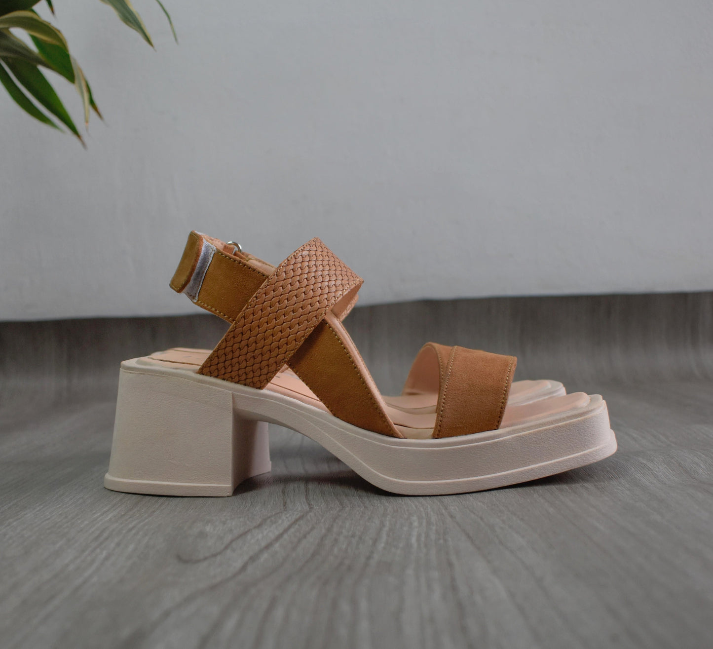 Sandalias ROSÉ camel