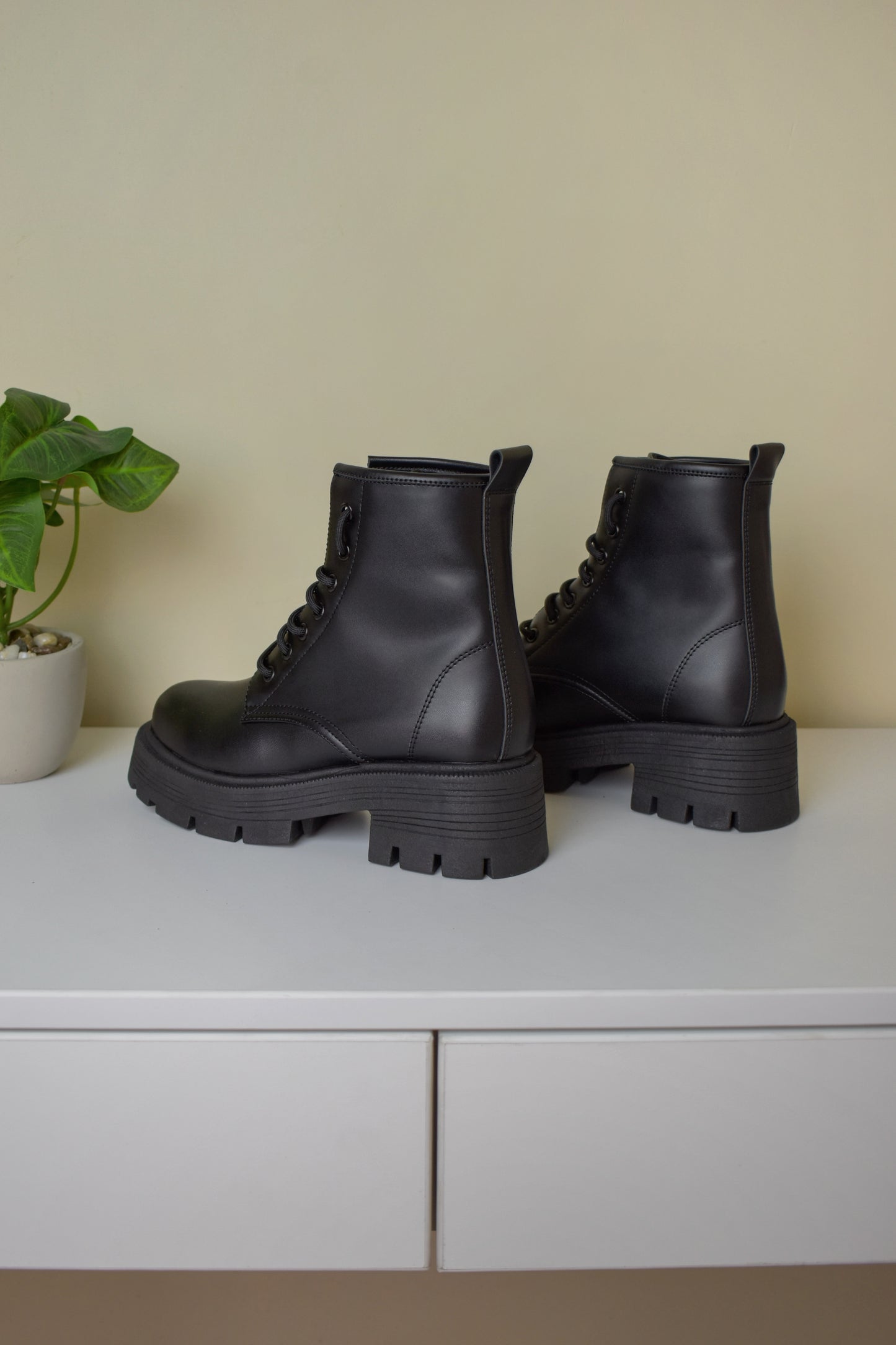 KATE boots negro