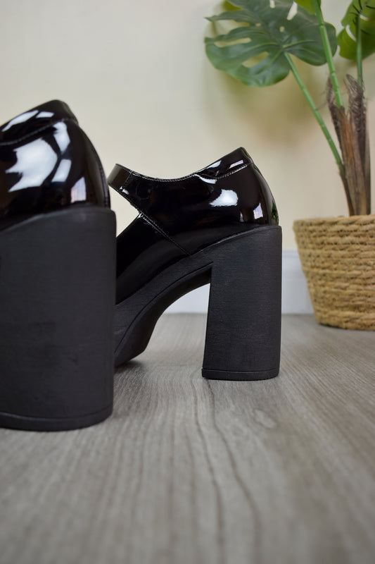 Plataformas BELLA negro Charol