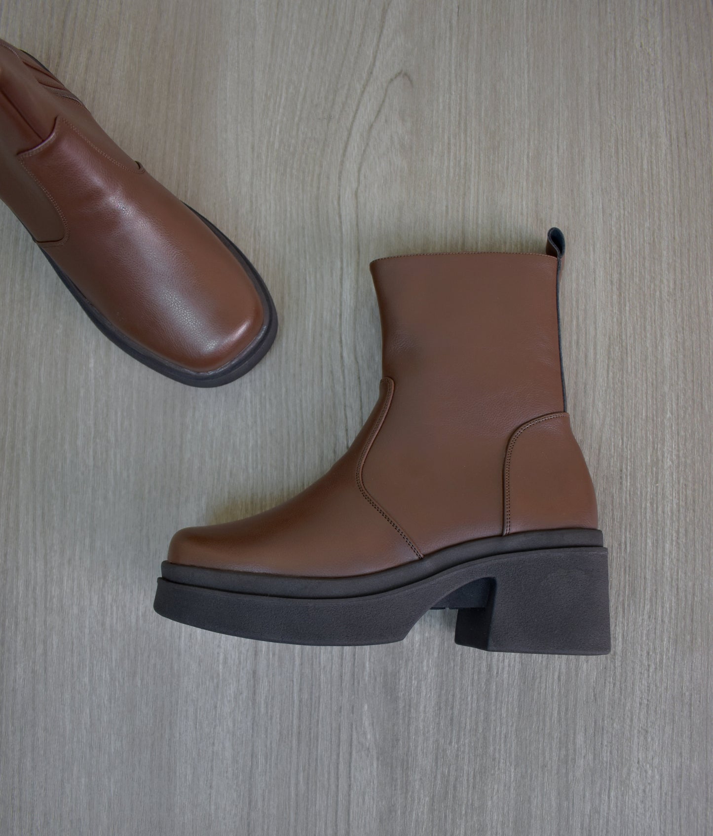 ALYS boots chocolate