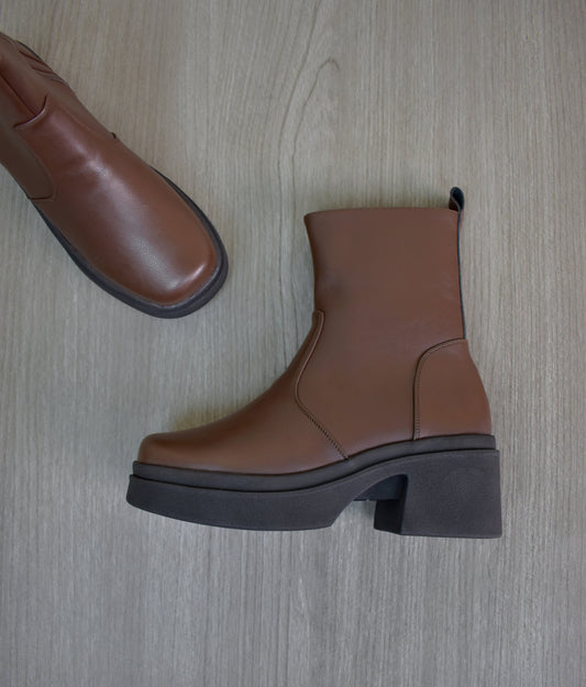 ALYS boots chocolate
