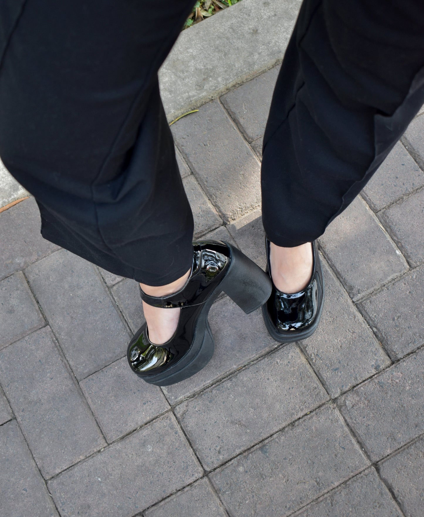 Plataformas BELLA negro Charol