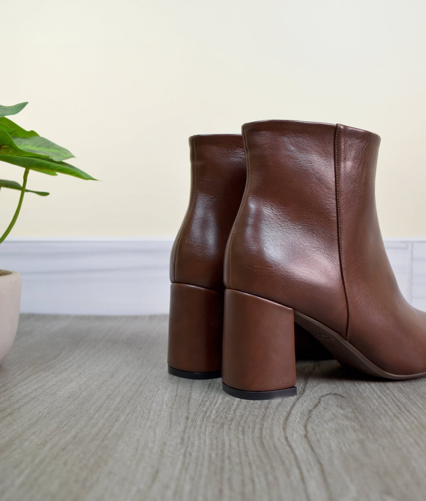PARIS boots chocolate