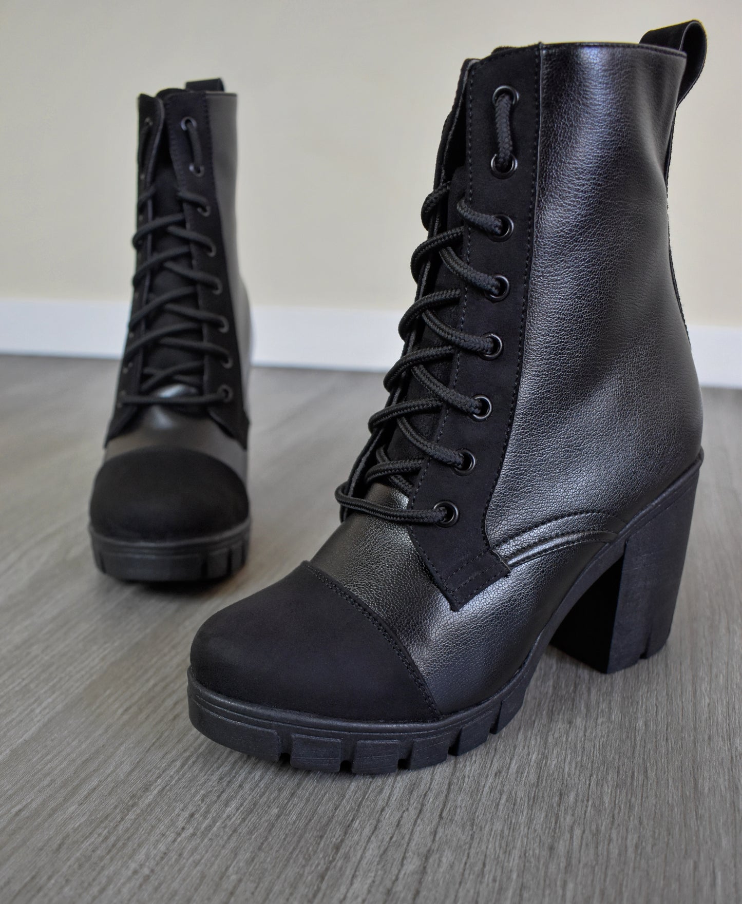 KRIS BOOTS negro